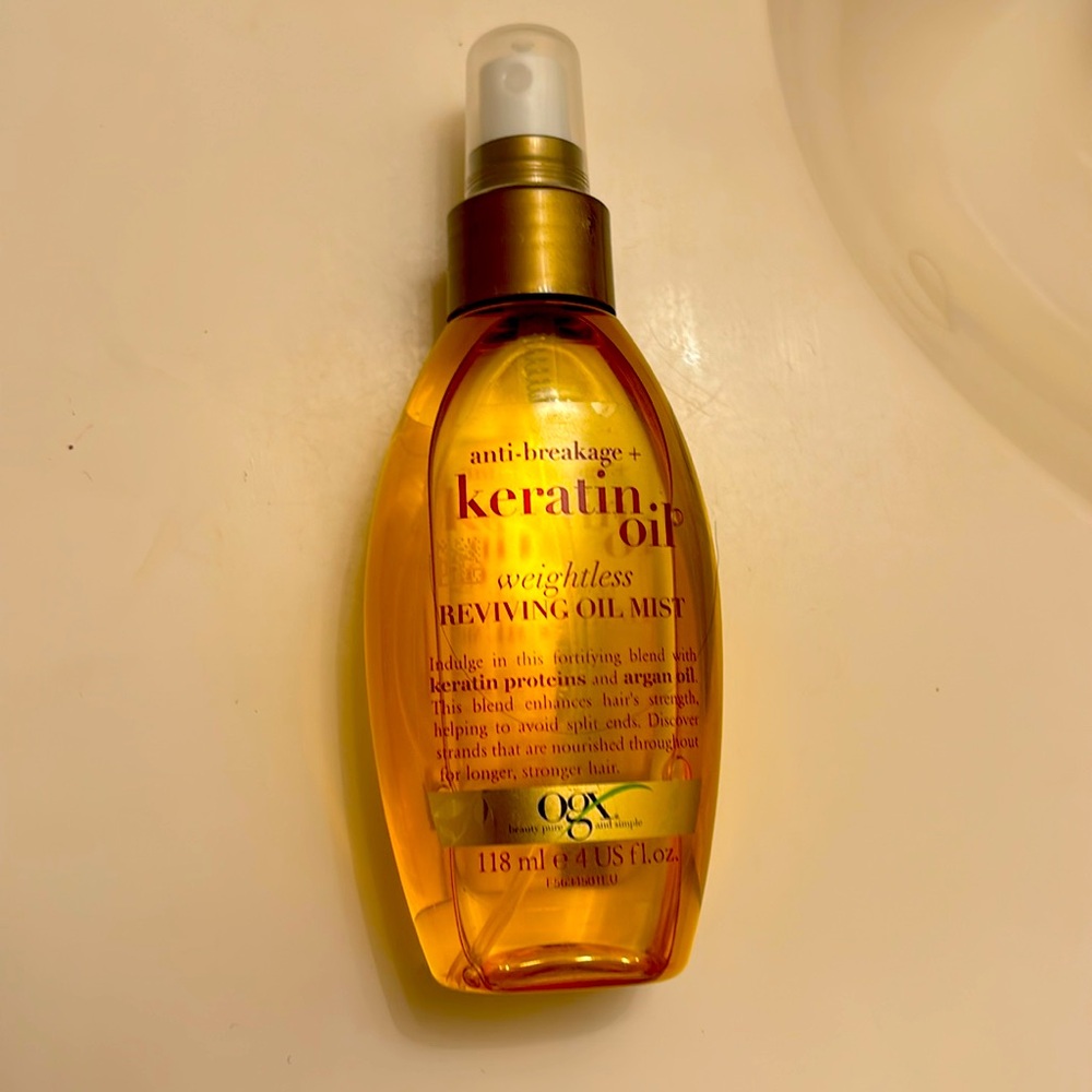 OGX keratin oil weightlesss mistogx